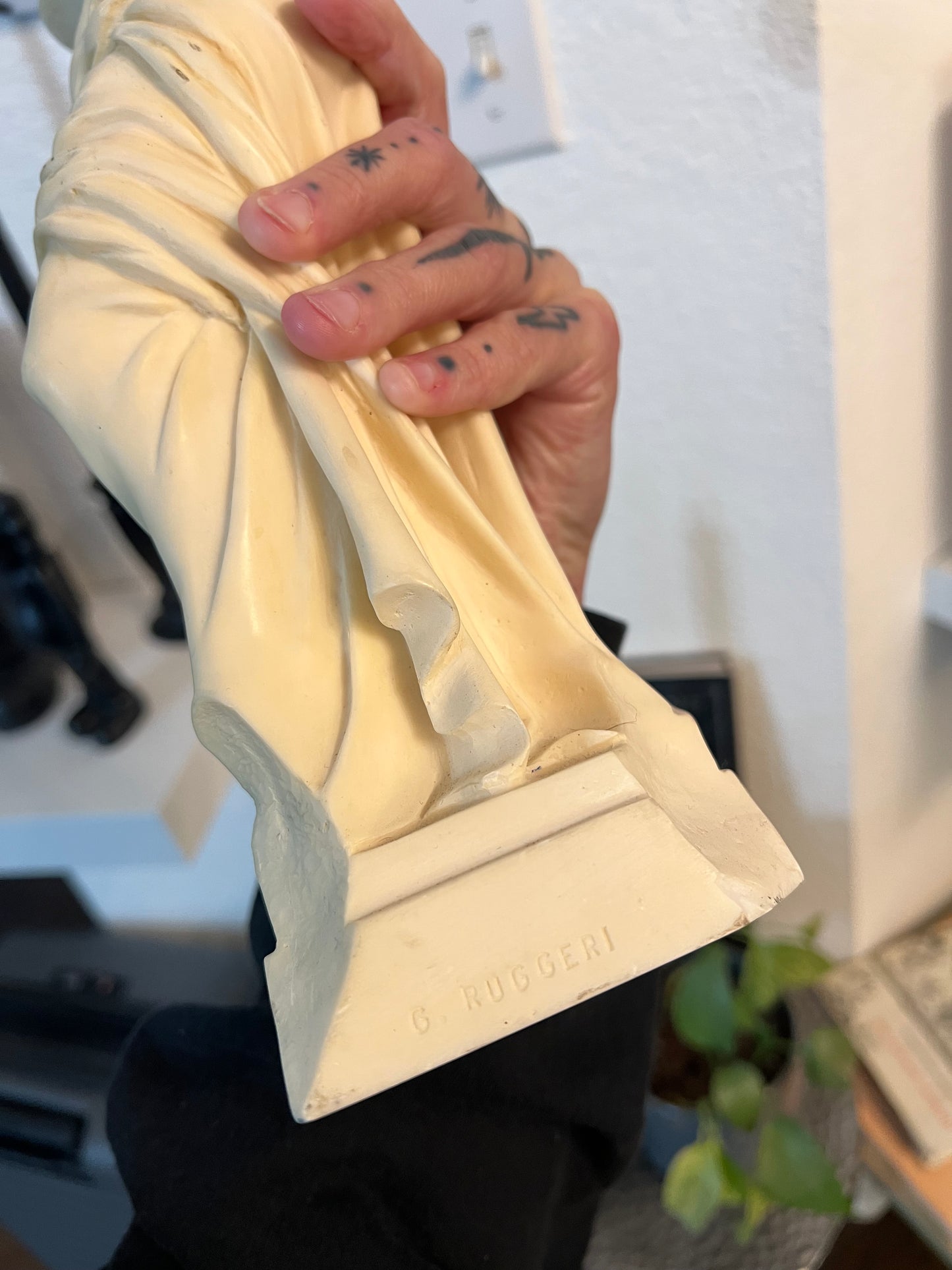 Signed statue made in Italy!