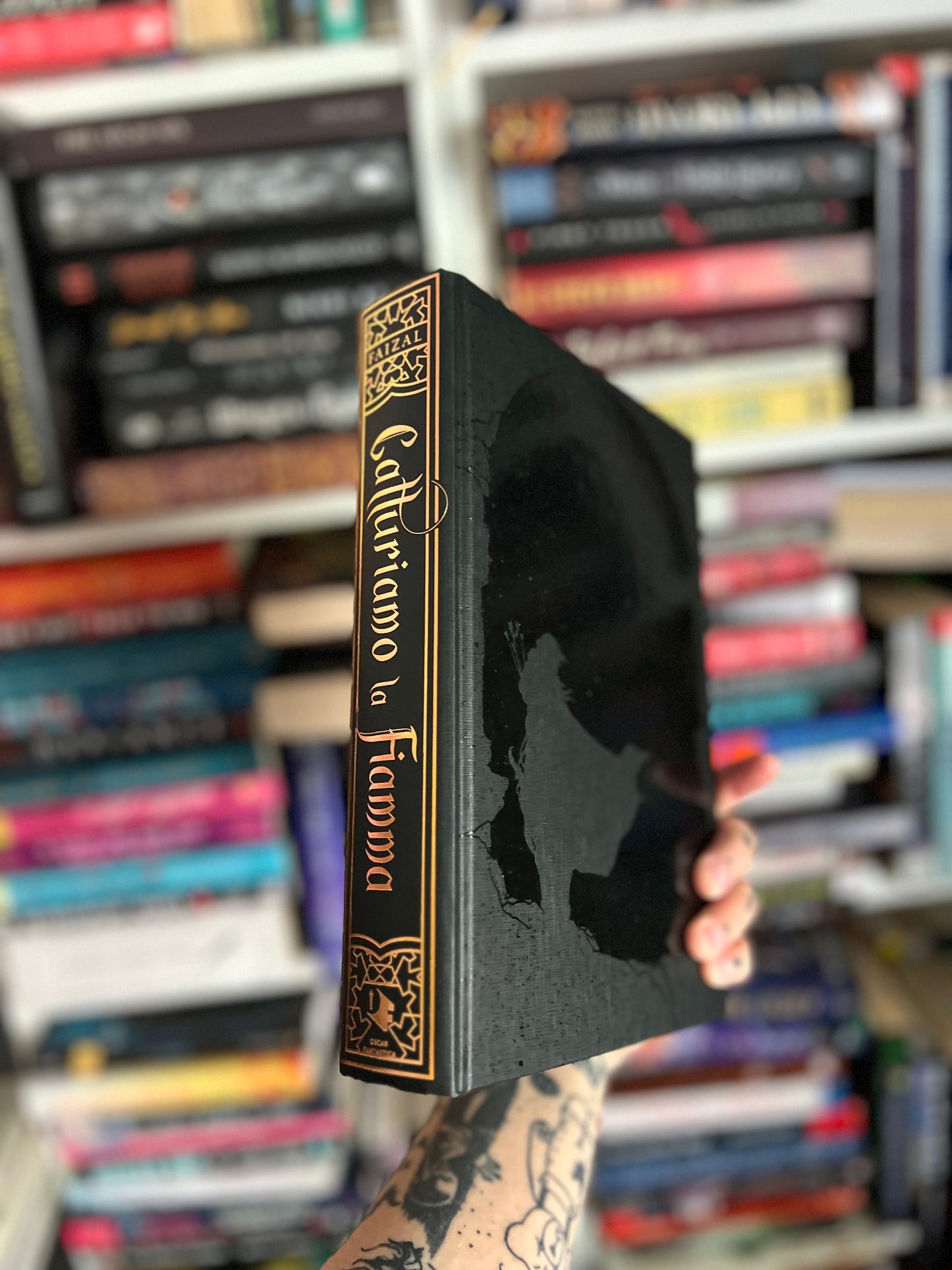 We Hunt the Flame Italian edition sprayed edges by Hafsah Faizal