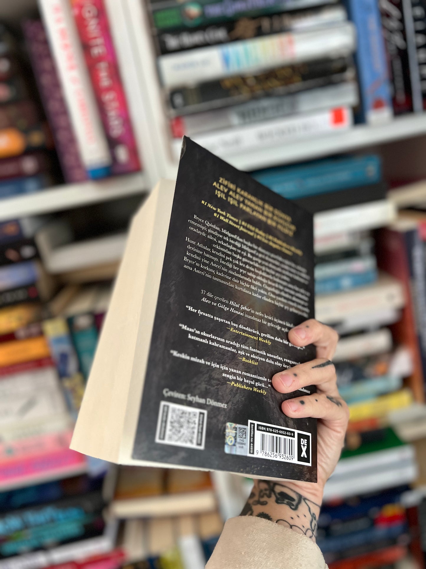 Crescent City House of Flame and Shadow by Sarah J Maas Turkish Edition