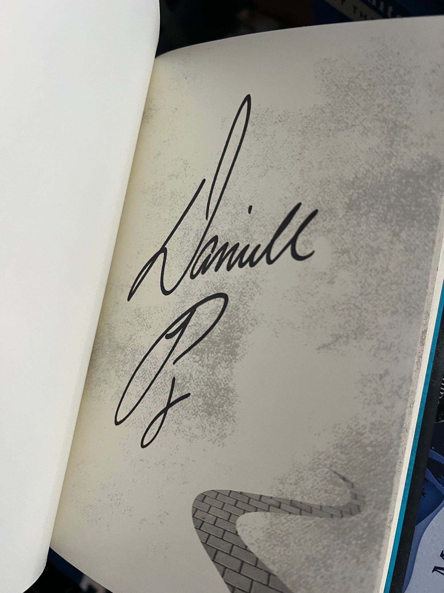 Yellow brick war SIGNED by Danielle Paige