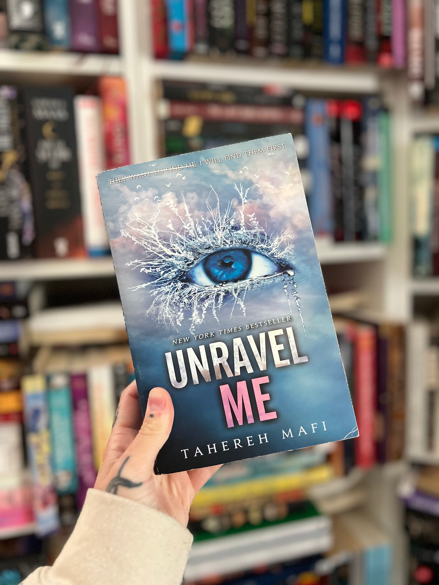 Unravel Me (Shatter Me Book 2)