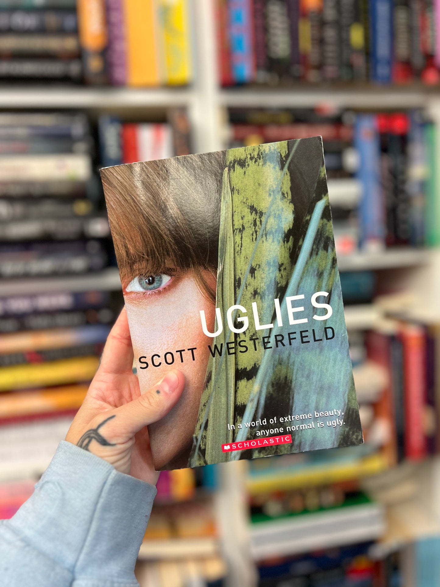 Uglies by SCOTT WESTERFELD