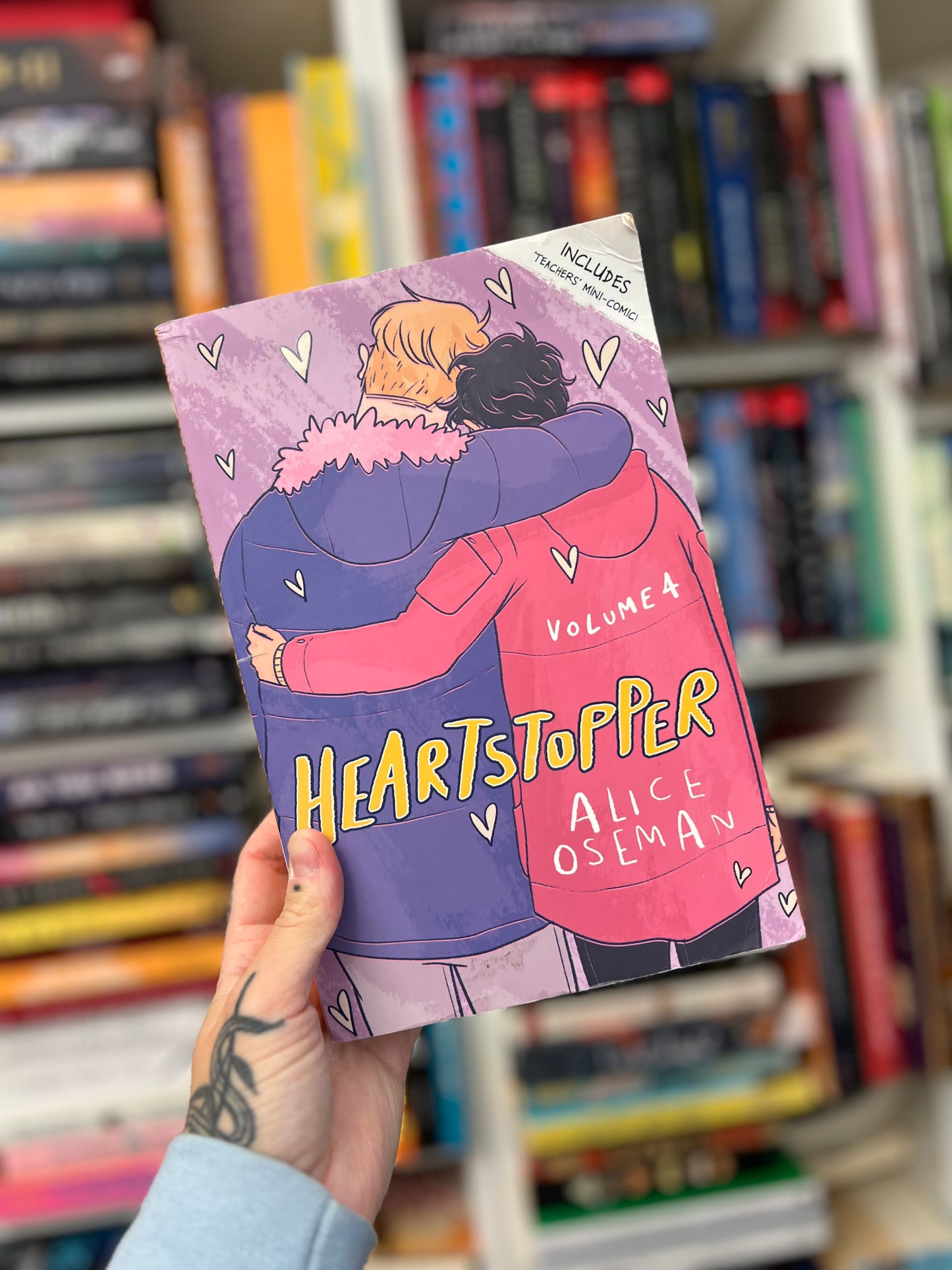 Heartstopper Vol 4 by ALICE OSEMAN