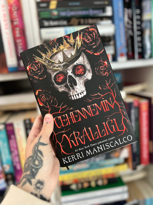 Kingdom of the Feared by Kerri Maniscalco Turkish Edition