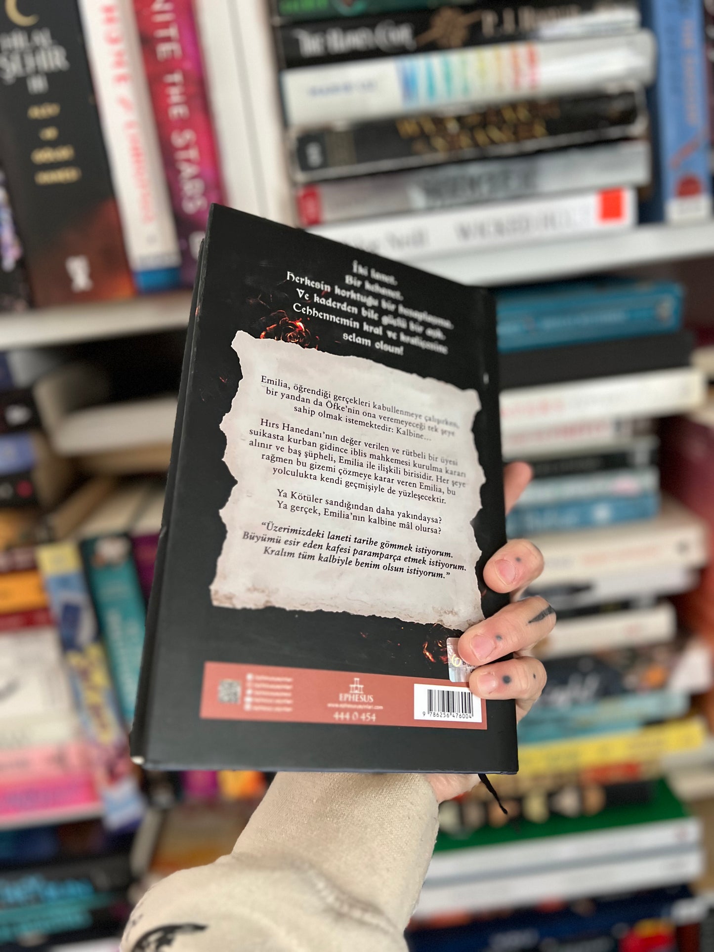 Kingdom of the Feared by Kerri Maniscalco Turkish Edition
